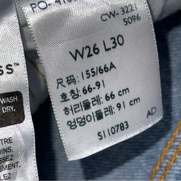 Levi’s 501 jeans Women’s Light Wash Distressed Tapered High Rise 90s - Picture 12 of 14